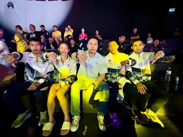 Ông Boord của Petchyindee đăng ảnh phản đối