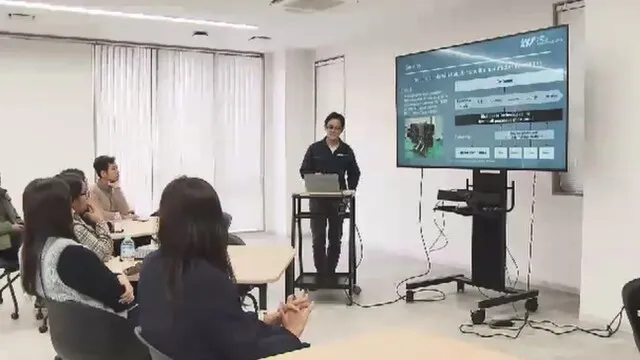 Quan chức nước ngoài tham quan (ngày 4, Đại học Kỹ thuật Kyushu)