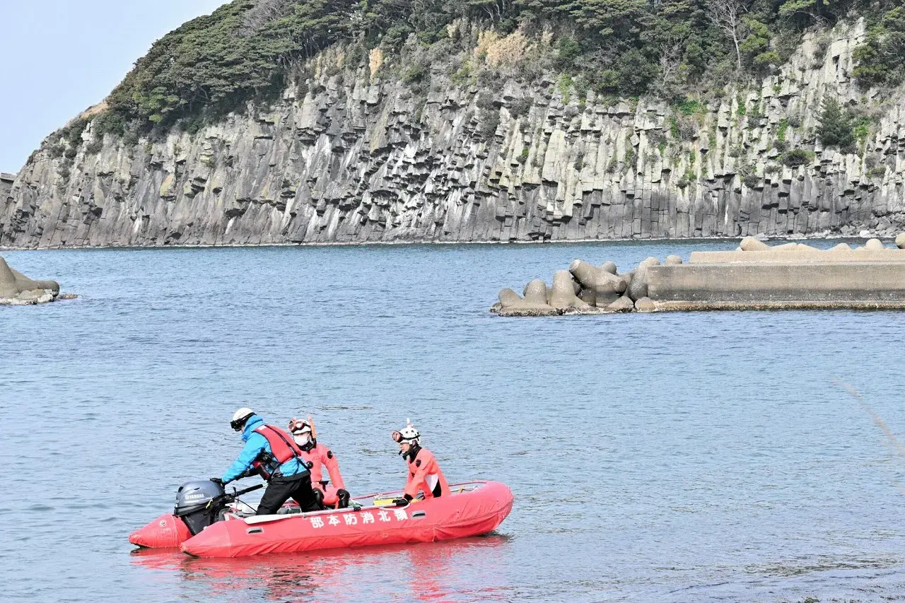 3 nguoi Viet mat tich sau vu tai nan cau ca o Dongtingho