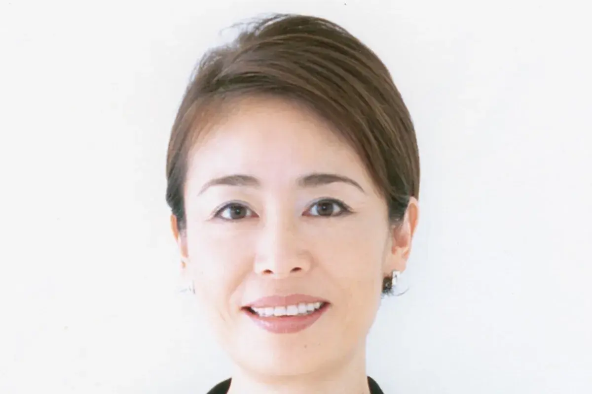 Ando Yuko 67 tuổi gây sốt với phong cách casual thanh lịch