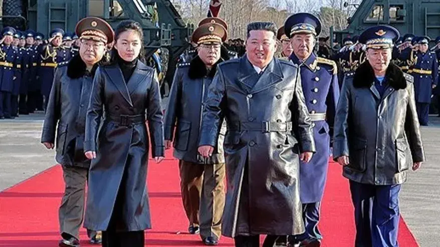 Con gái Kim Jong Un xuất hiện trở lại