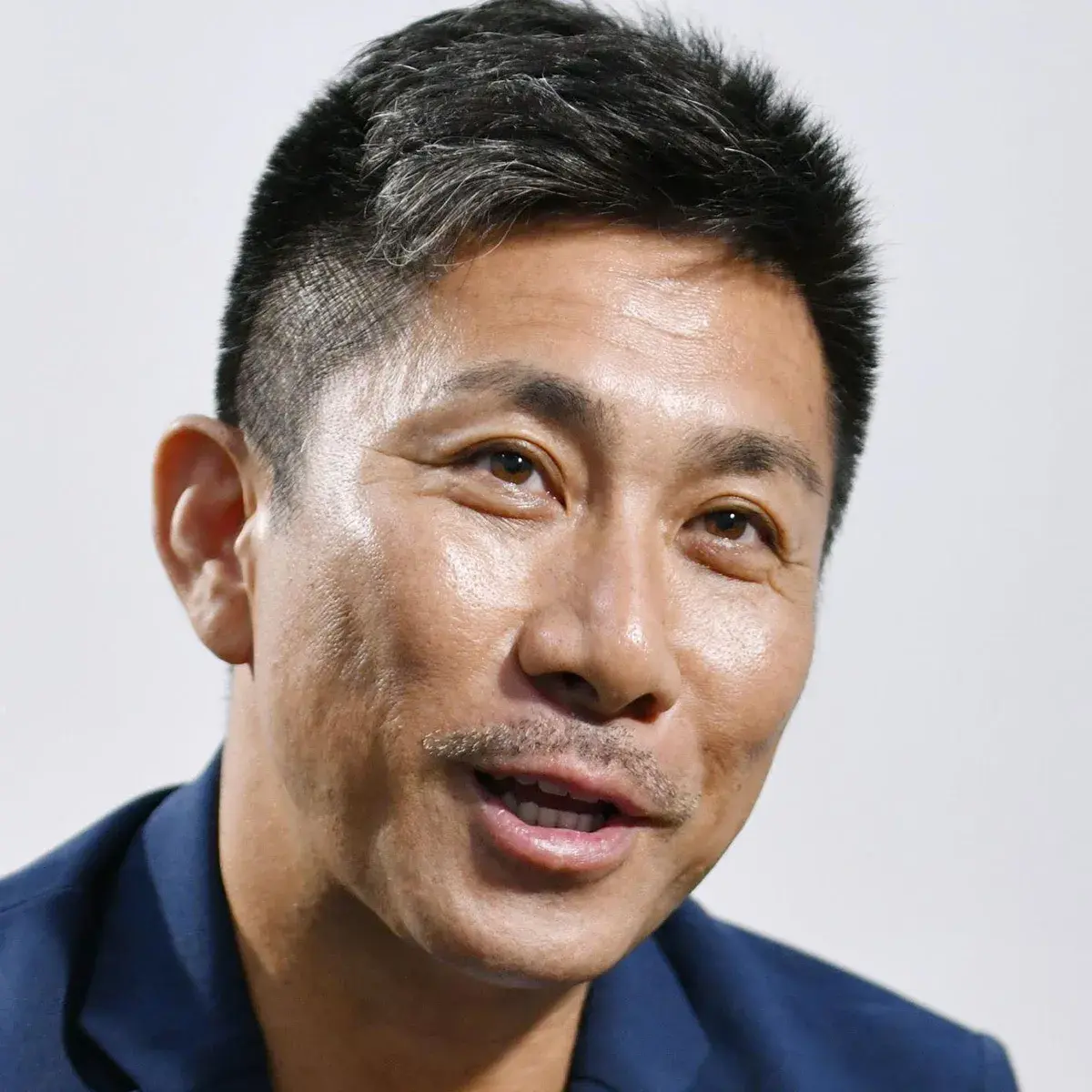 Cựu VĐV bóng đá Ma-sa-yo Maezono chấn thương nặng trên show truyền hình