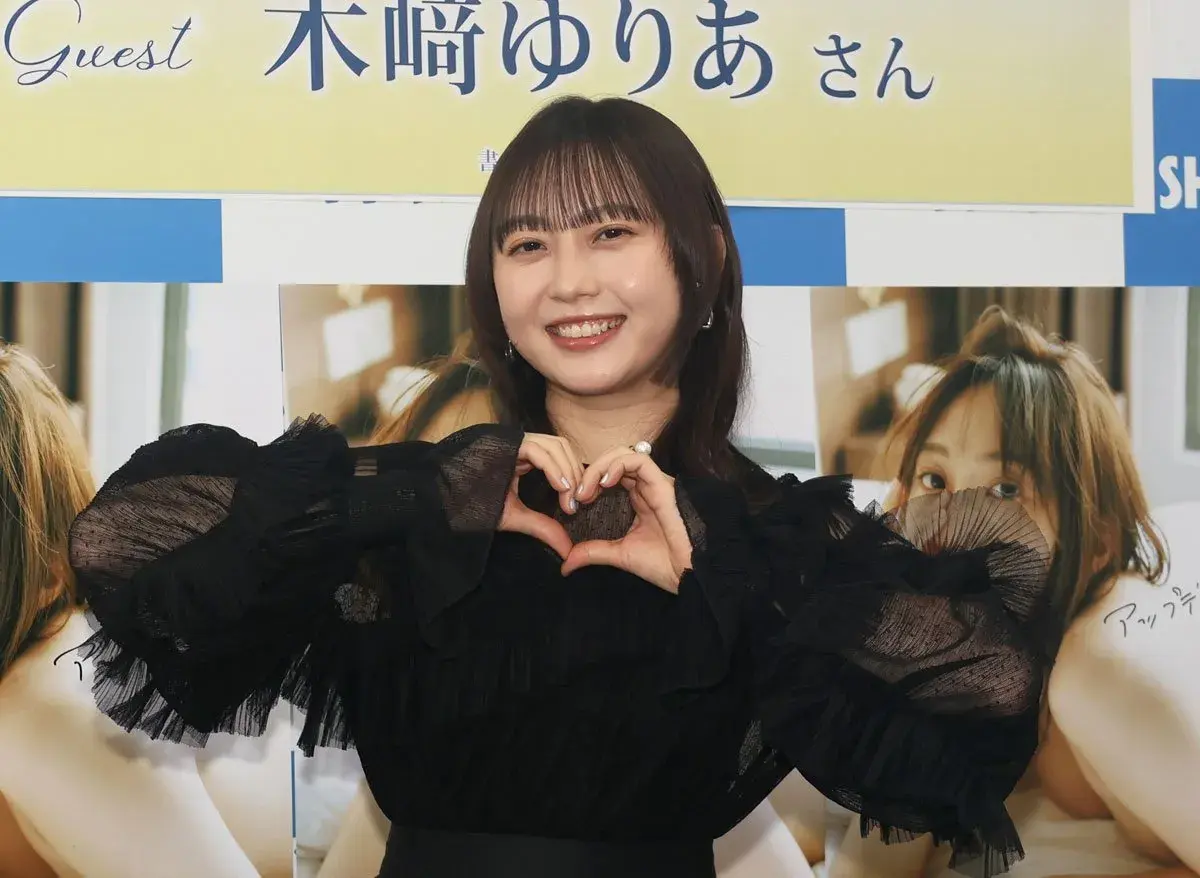 Dàn mỹ nhân Việt - Nhật tung ảnh nóng bỏng, khoe sắc tại Việt Nam