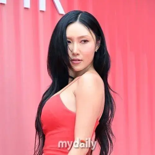 Hwasa (MAMAMOO) Đạt 2 Cúp Chương Trình Âm Nhạc