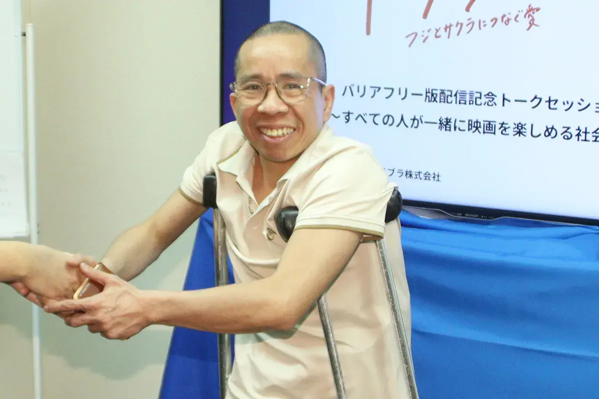 Nguyễn Đức chia sẻ về vết sẹo chiến tranh và hòa bình