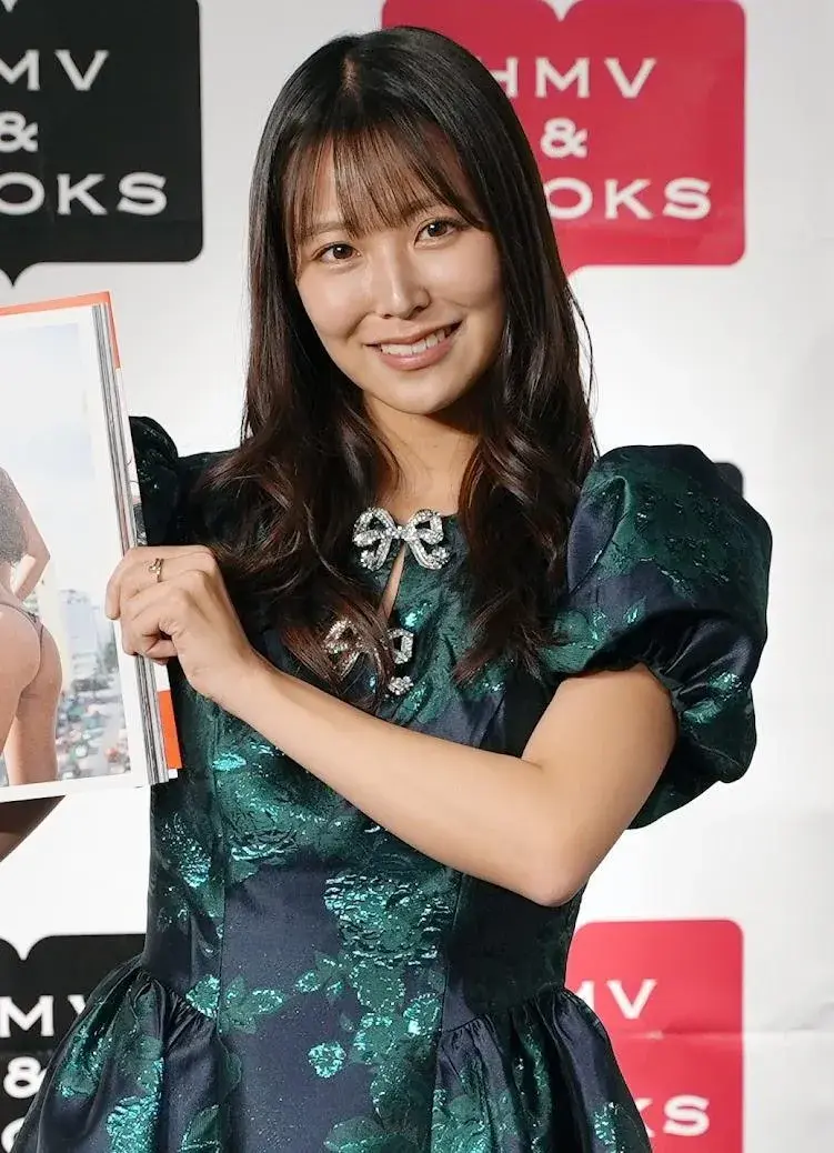 Shirokuma Miru Lòng biết ơn cha và photobook 'táo bạo nhất'