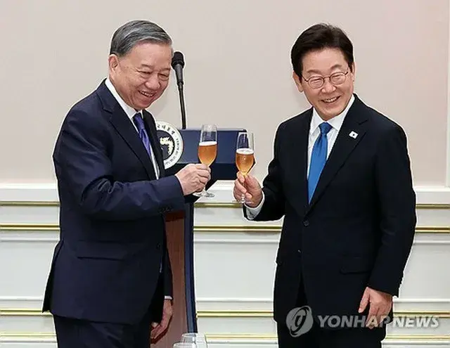 Tổng thống Hàn Quốc điện đàm lãnh đạo tối cao Việt Nam